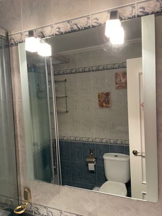Espejo de baño con apliques