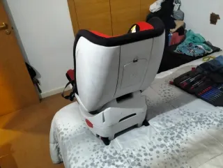 Silla de coche Hauck roja y negra