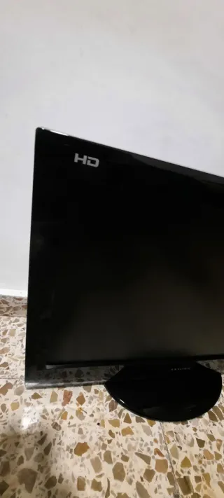 Televisor Ansonic HD Negro.sin mando.
