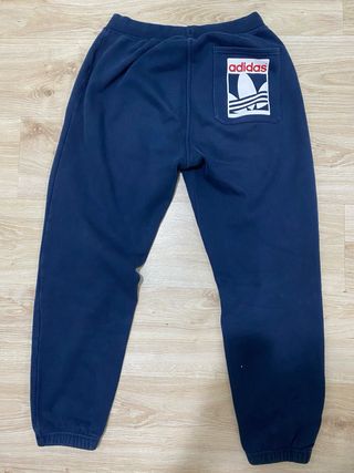 Pantalón chándal Adidas estampado azul