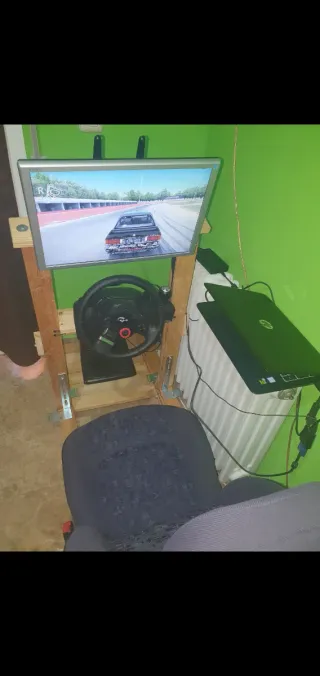 Simulatore di Guida con Volante