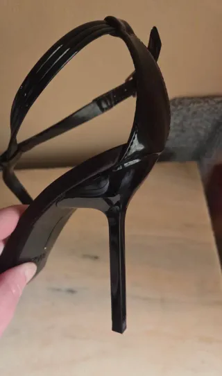 Sandalias Zara Tacón Alto Negro