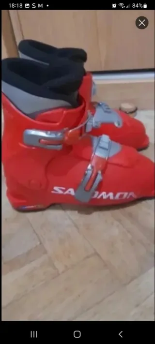 Conjunto de esquís y botas