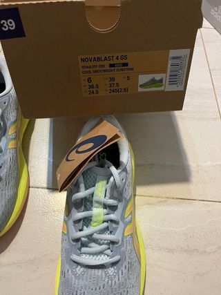 Asics Novablast 4Gs Deportivas Correr