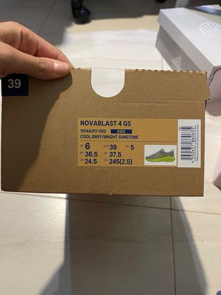 Asics Novablast 4Gs Deportivas Correr