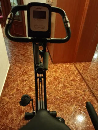 Bicicleta estática negra