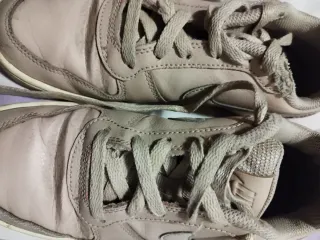 Deportivas Nike Talla 36.5 Beige/Gris