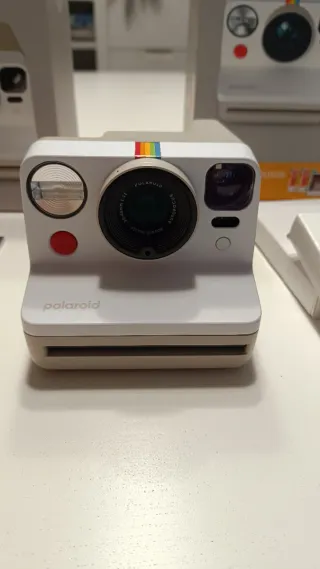 Cámara Polaroid Now Gen 3 + 16 fotos