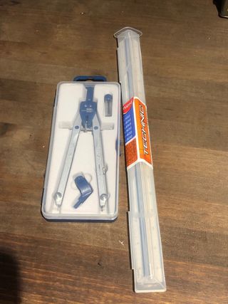 Lote de compás Liderpapel y escalímetro Maped.