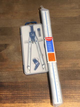 Lote de compás Liderpapel y escalímetro Maped.