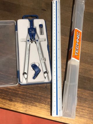 Lote de compás Liderpapel y escalímetro Maped.