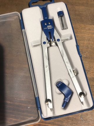 Lote de compás Liderpapel y escalímetro Maped.