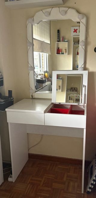 Tocador blanco mas espejo y luces