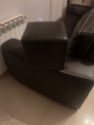 Taburete negro de piel