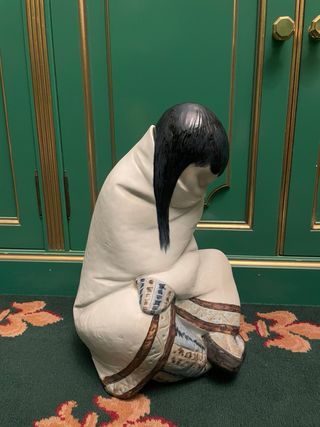 Figura Lladro Niña Esquimal