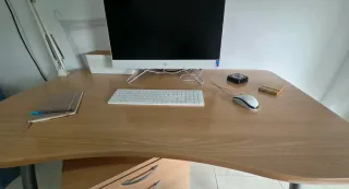Mesa escritorio madera y aluminio profesional