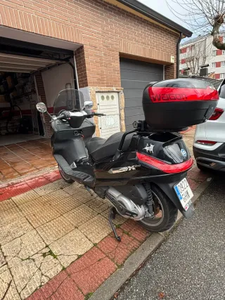 Piaggio 400cc Evo Maxiscooter
