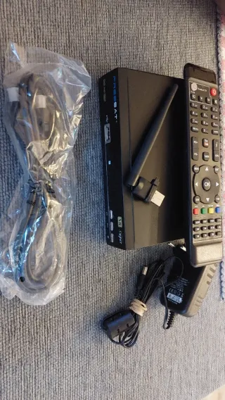 Decodificador Freesat V8 + Accesorios