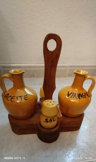 Set di contenitori per olio, aceto, sale e pepe