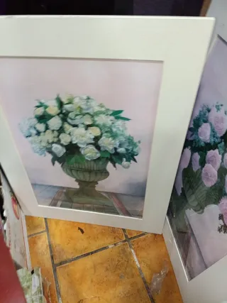 Dos cuadros de flores