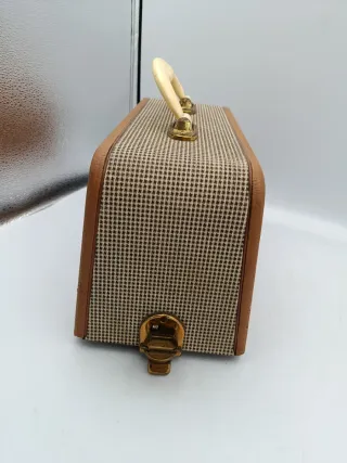 MÁQUINA DE COSER PORTATIL "COLIBRÍ"