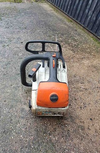 Motosierra Stihl MS 201T.