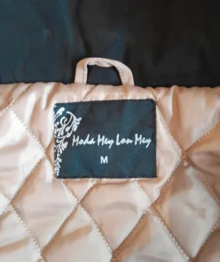 Cazadora acolchada con capucha beige