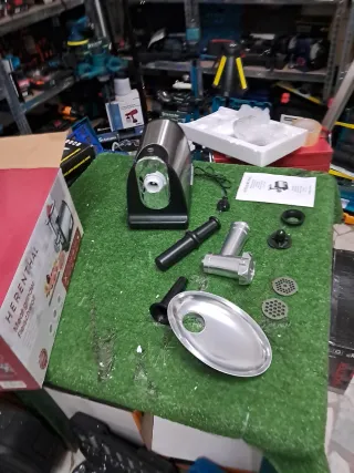 Tritacarne elettrico HERENTHAL 450W