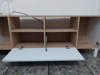 Mueble TV blanco y madera