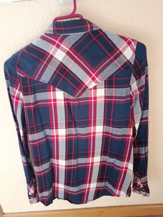 Camisa cuadros Stradivarius azul y rojo