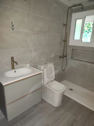 Reforma integral de vivienda y chales