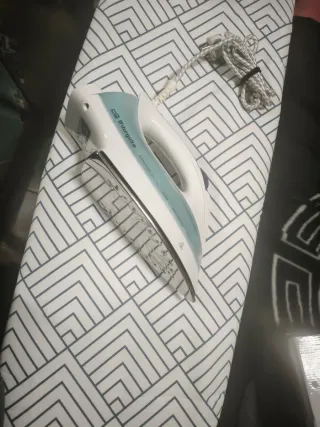 Tabla de planchar y plancha