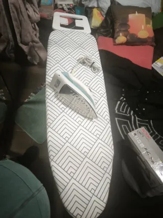 Tabla de planchar y plancha