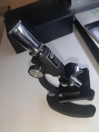 Microscopio 750×450×150 aumentos