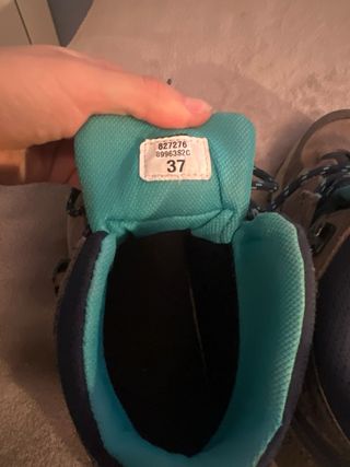 Botas de montaña talla 37 usadas 1 vez WATERPROOF