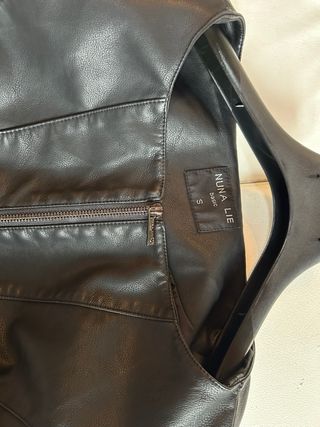 Giacca simil pelle chaqueta Nuna Lie nera de piel