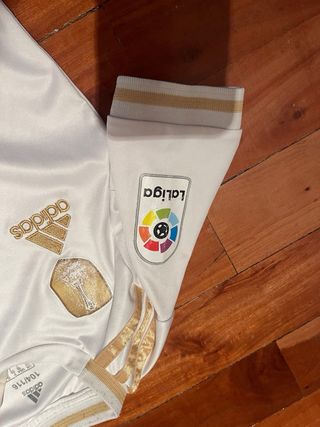 Conjunto Real Madrid Adidas Niño Blanco y Dorado