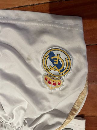 Conjunto Real Madrid Adidas Niño Blanco y Dorado