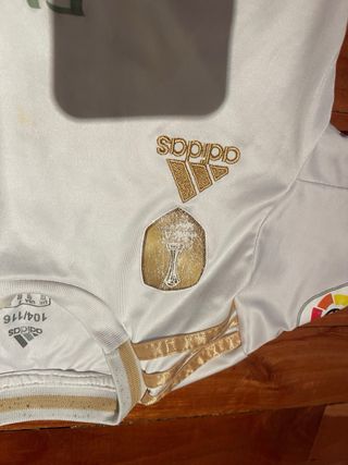 Conjunto Real Madrid Adidas Niño Blanco y Dorado