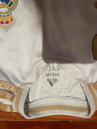 Conjunto Real Madrid Adidas Niño Blanco y Dorado