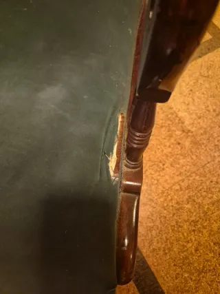 Butaca de madera caoba y ante