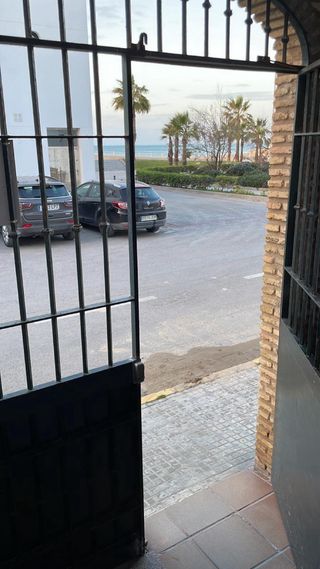 Se vende precio y coqueto piso en la playa