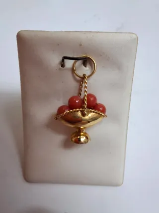Colgante Oro 18K Jarrón con Corales