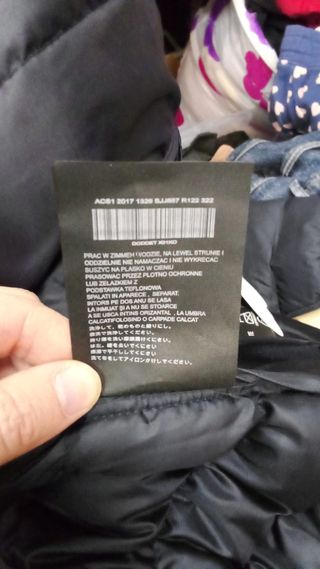 Chaqueta de plumón Prada Linea Rossa con capucha