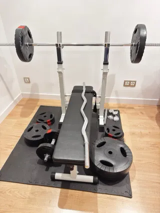 Banco de pesas con barra y discos Gorilla Sport