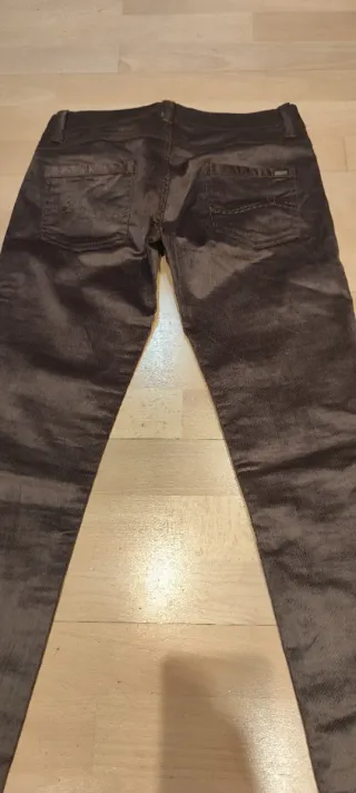 Pantalón micropana marrón Mango Talla S