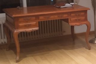 Elegante mesa escritorio de madera