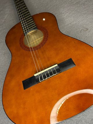 Guitarra Suzuki como nova