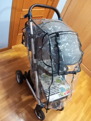 Silla de paseo con funda impermeable