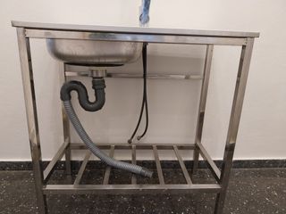 Fregadero de cocina metálico plateado